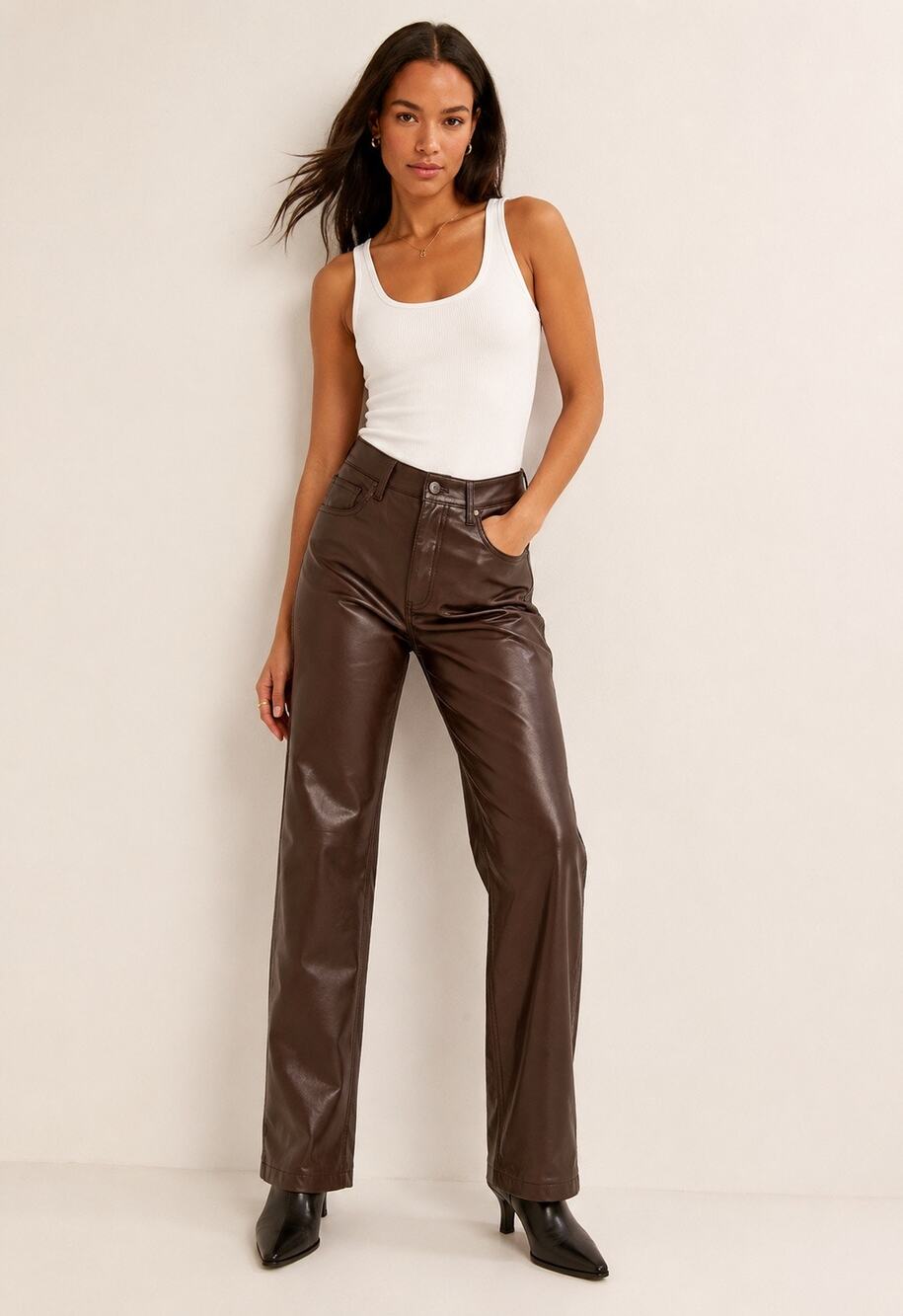 NWT Abercrombie 90s Straight Ultra High Rise Vegan Leather Pants Brown 32